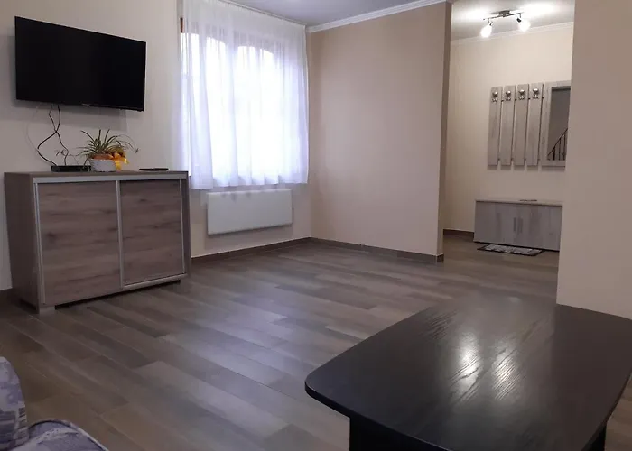 Szilvaliget Vendeghaz 아파트 *